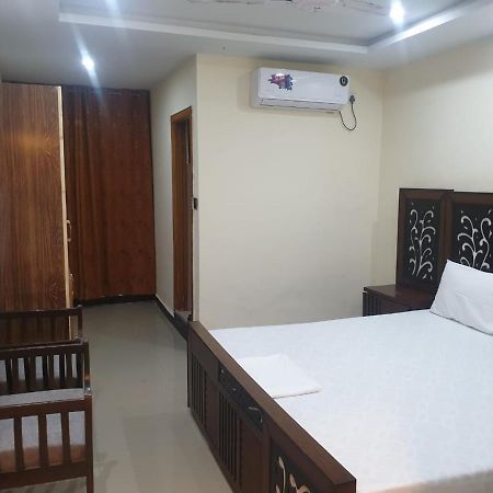 Dream Night Hotel Исламабад Екстериор снимка