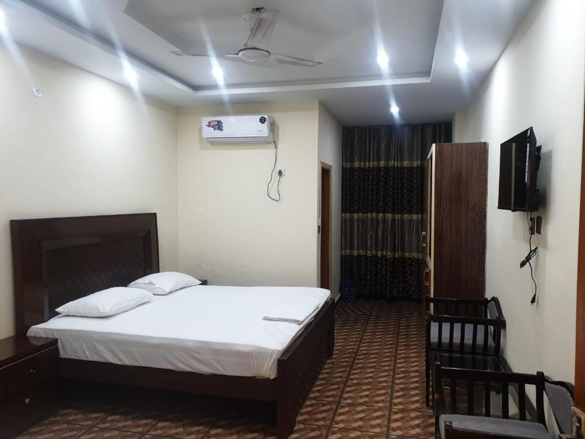 Dream Night Hotel Исламабад Екстериор снимка