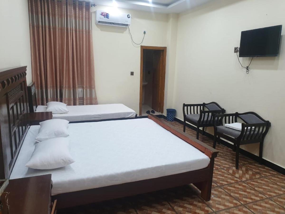 Dream Night Hotel Исламабад Екстериор снимка