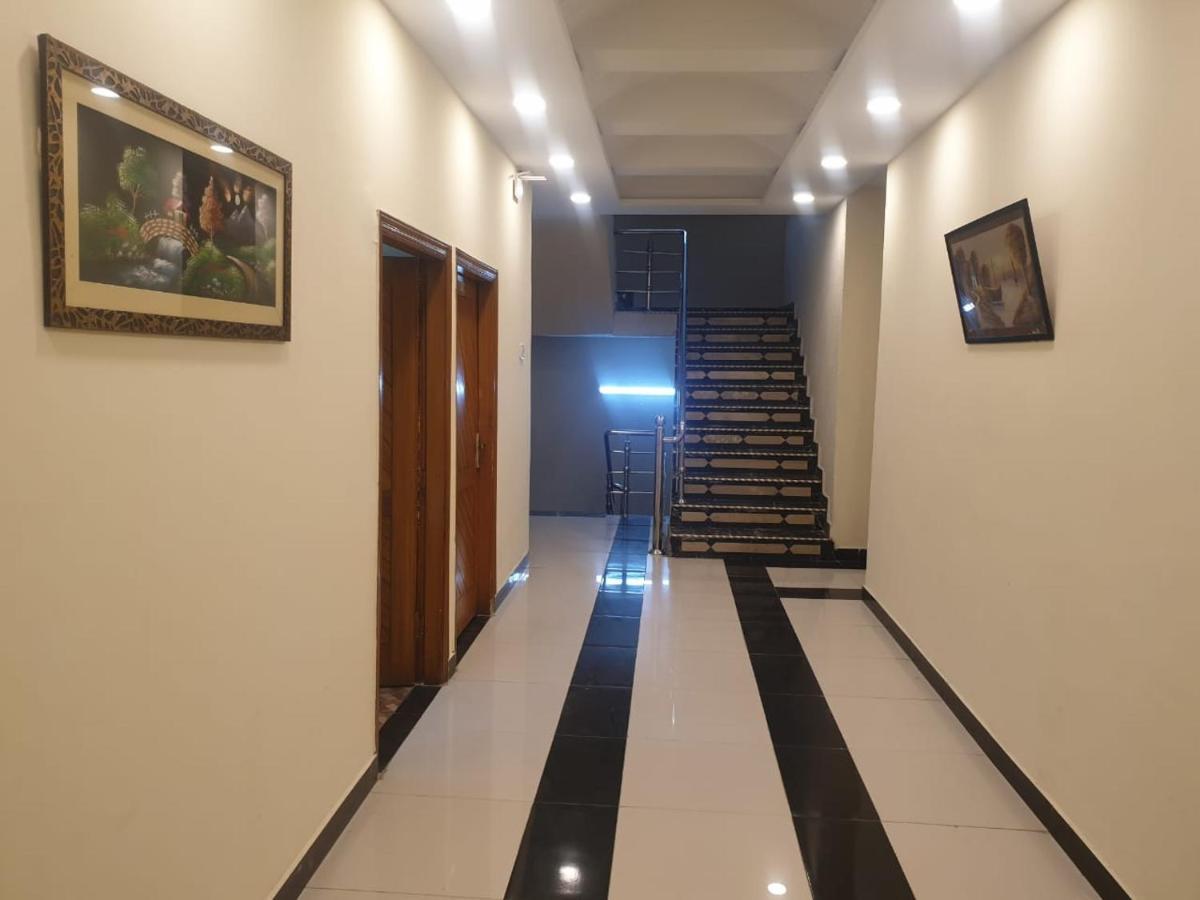 Dream Night Hotel Исламабад Екстериор снимка